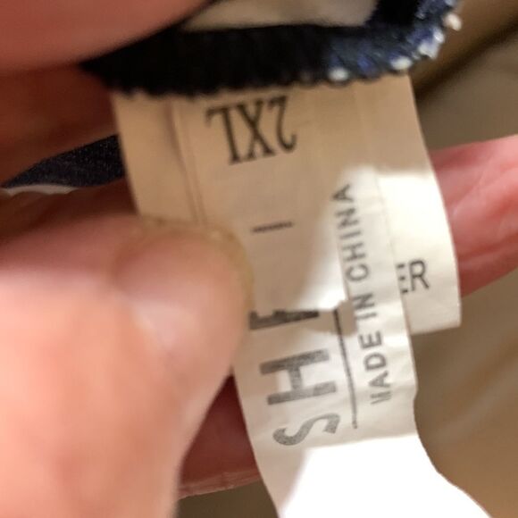 SHEIN size 2XL Black and white stripe V-neck blouse - Picture 6 of 10